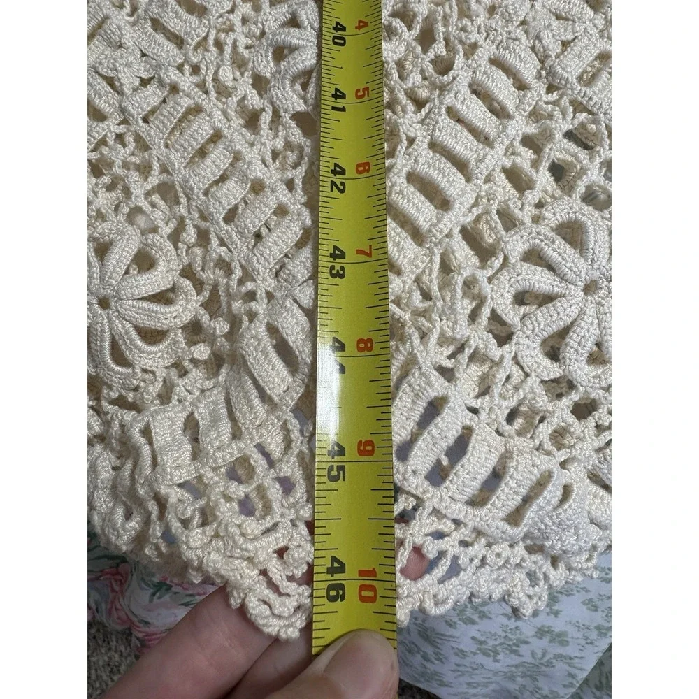 Vintage Hand Crocheted‎ Tablecloth/Coverlet 58